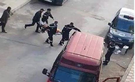 القنيطرة… مفتش شرطة ممتاز يقتل زوجته الموظفة بمديرية الأمن و والداها بمسدس قبل استسلامه بعد احتجاز أبنائه وسط تطويق أمني للعمارة السكنية